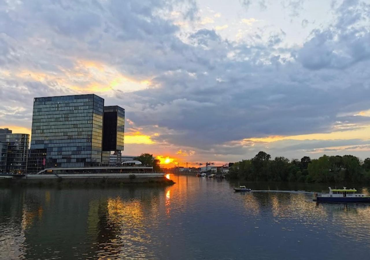 Medienhafen Apartment Direkt Am Zentrum Düsseldorf Kültér fotó
