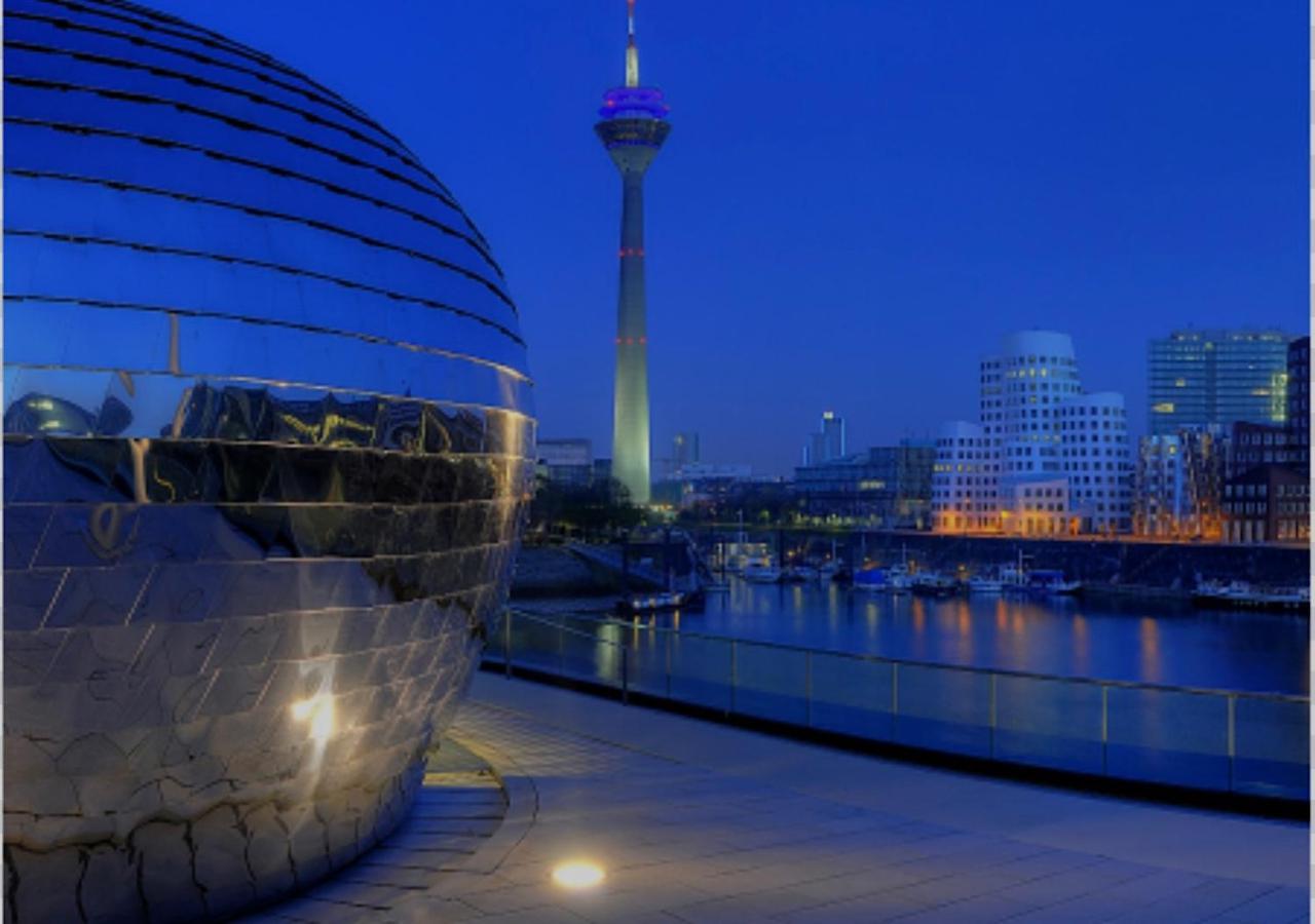 Medienhafen Apartment Direkt Am Zentrum Düsseldorf Kültér fotó